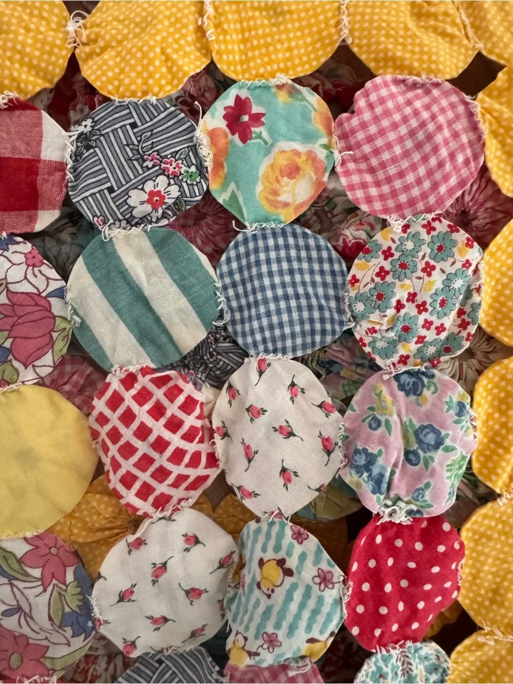 Vintage Handmade YoYo Quilt